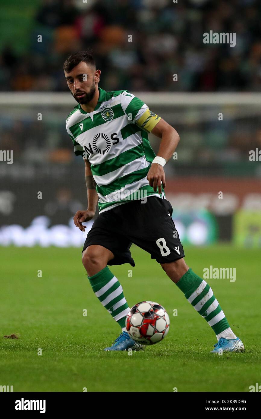 Bruno Fernandes de Sporting CP en action pendant le match de football de la Ligue portugaise entre Sporting CP et Vitoria Guimaraes au stade José Alvalade à Lisbonne, Portugal sur 27 octobre 2019. (Photo par Pedro Fiúza/NurPhoto) Banque D'Images