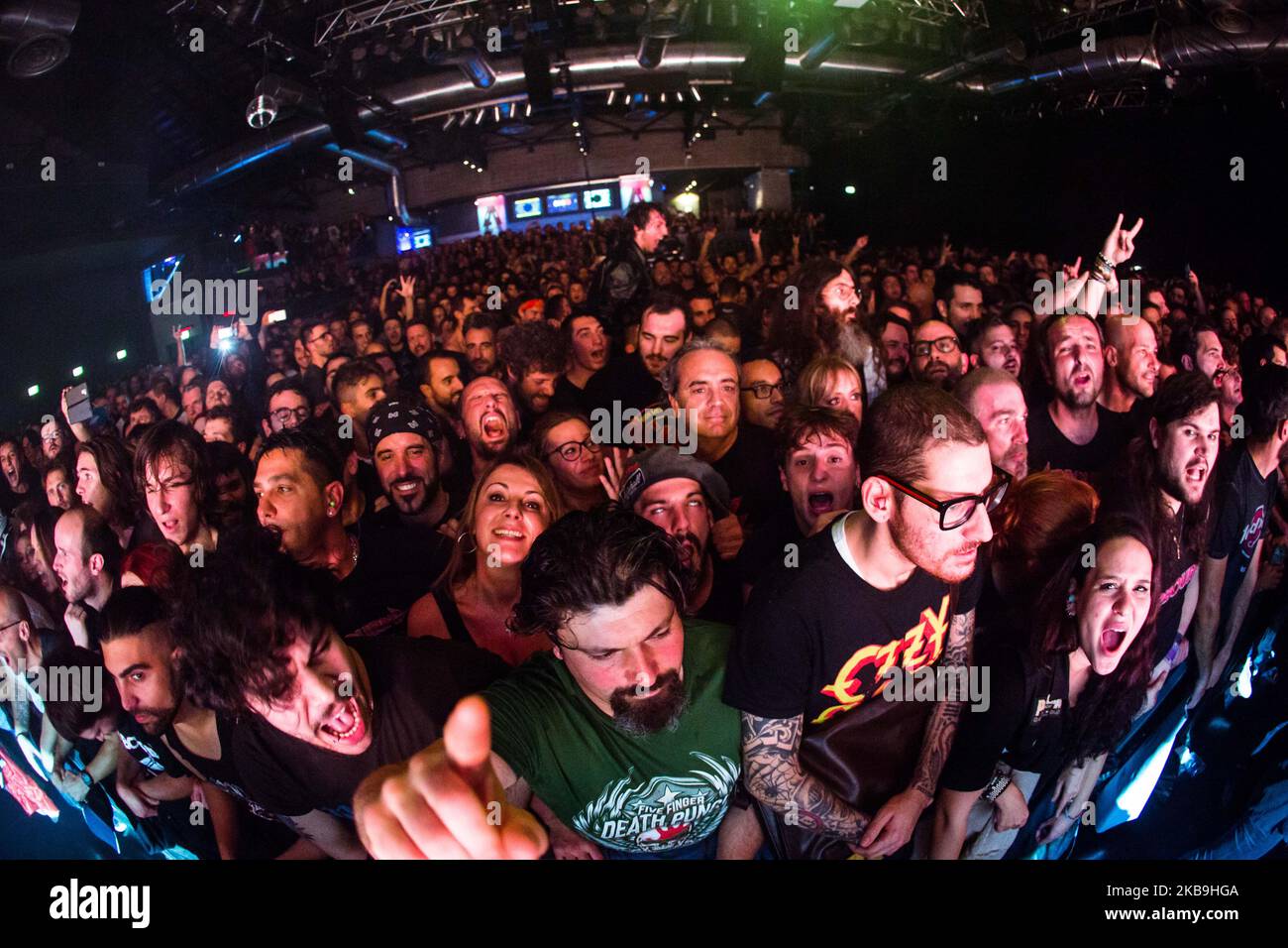 Audience du groupe australien de hard rock Airbourne se produit à Alcatraz sur 29 octobre 2019 à Milan, en Italie. (Photo par Mairo Cinquetti/NurPhoto) Banque D'Images