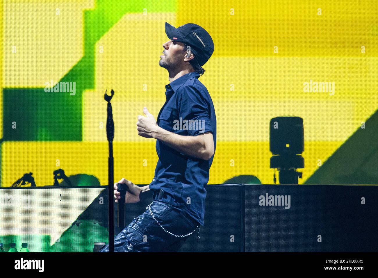 Le chanteur et auteur espagnol Enrique Iglesias se produit en direct au Forum de Mediolanum le 2nd novembre 2019 à Assago Milan, en Italie. (Photo de Roberto Finizio/NurPhoto) Banque D'Images