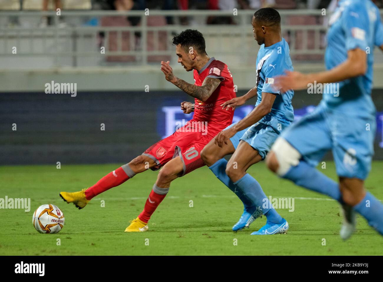 Edmilson Junior d'Al Duhail a obtenu des scores contre Al Sadd lors du match de la QNB Stars League au stade Abdullah bin Khalifa à Doha, au Qatar, le 3 novembre 2019. (Photo de Simon Holmes/NurPhoto) Banque D'Images