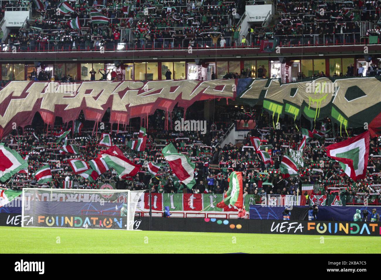 Lokomotiv Moskva soutient les fans lors du match de football de groupe de l'UEFA Champions League n.4 LOKOMOTIV MOSKVA - JUVENTUS on 06 novembre 2019 à l'arène RZD de Moscou, dans la région centrale, en Russie. (Photo de Matteo Bottanelli/NurPhoto) Banque D'Images