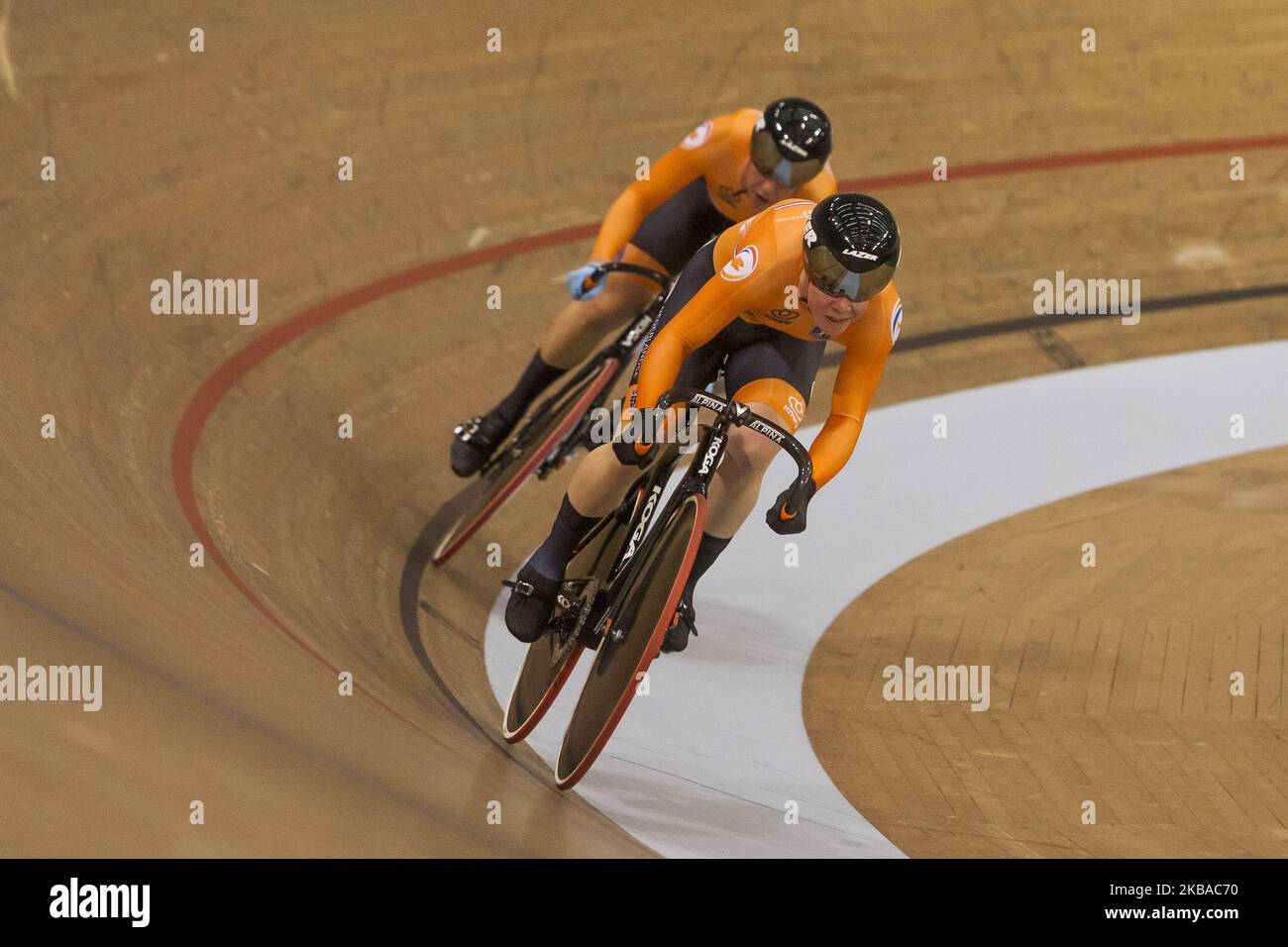 Kyra Lamberink et Shanne Braspennincx des pays-Bas en action lors de la qualification de l'équipe féminine Sprint au vélodrome Sir Chris Hoy le premier jour de la coupe du monde de cyclisme sur piste UCI sur 8 novembre 2019 à Glasgow, en Écosse. (Photo par Ewan Bootman/NurPhoto) Banque D'Images