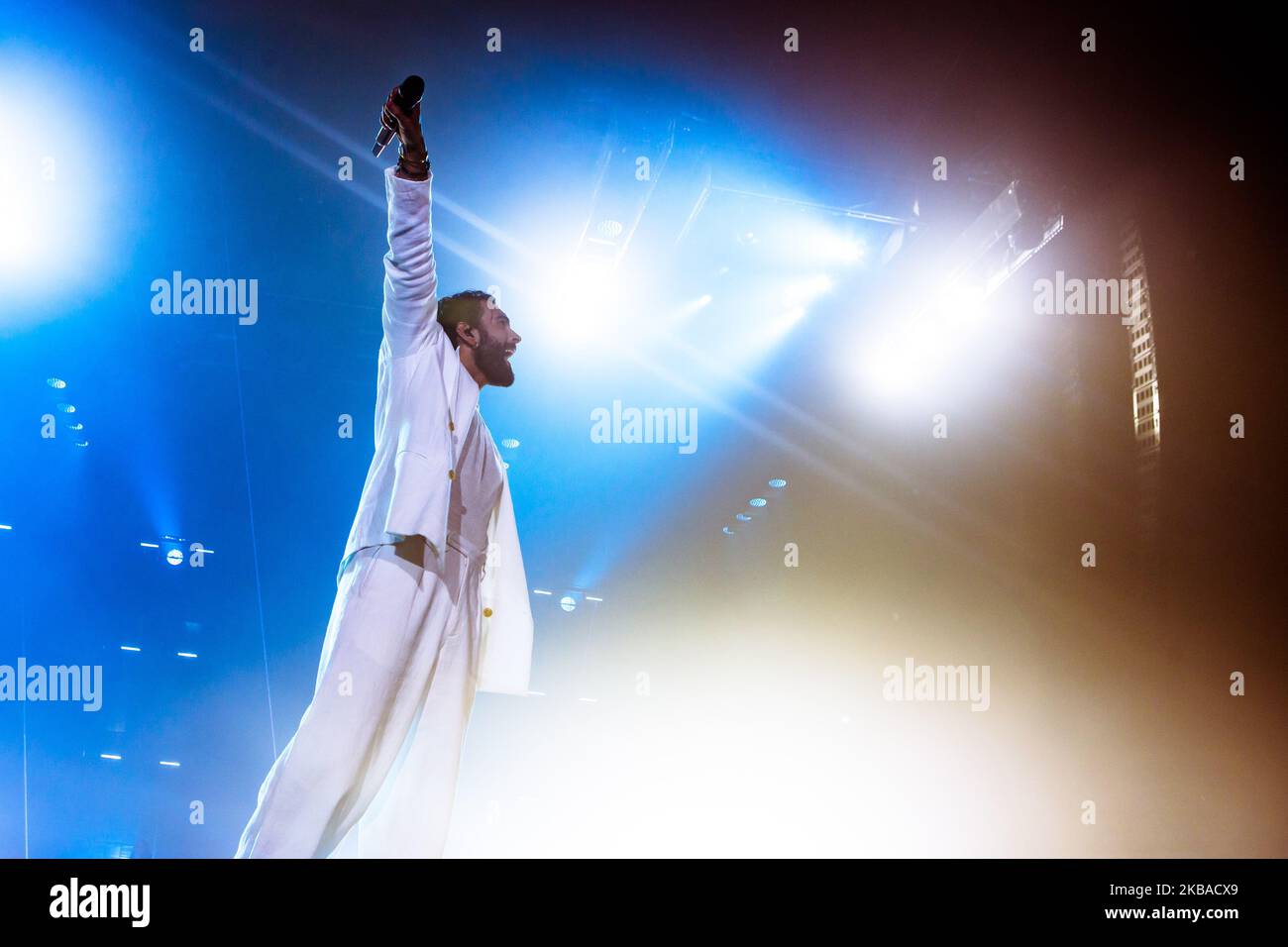 Marco Mengoni se produit en direct au Forum de Mediolanum sur 08 novembre 2019 à Milan, en Italie. (Photo par Mairo Cinquetti/NurPhoto) Banque D'Images