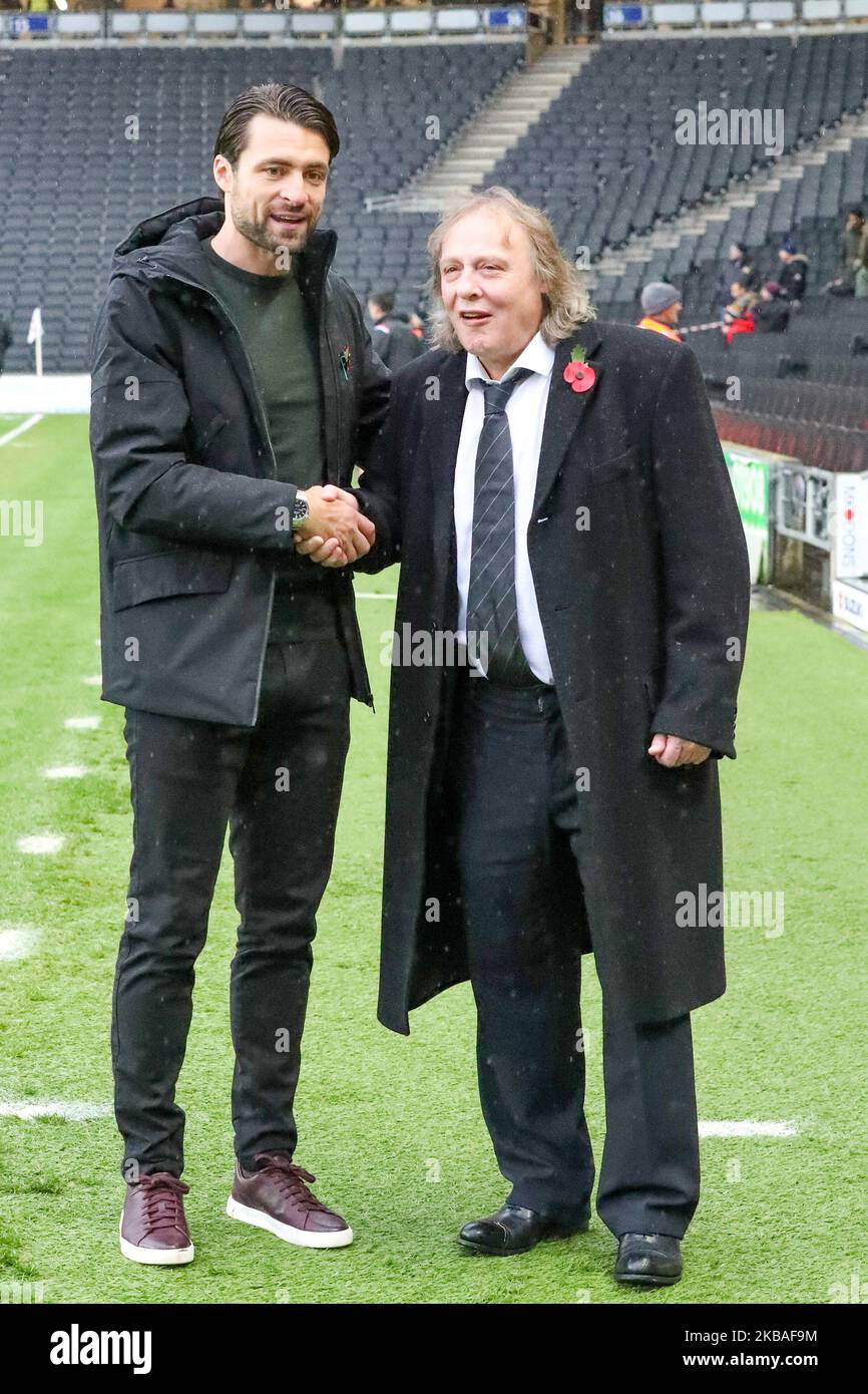 Pete Winkleman et Russel Martin avant le match rond de la FA Cup 1st entre MK Dons et Port Vale au stade MK, Milton Keynes, le samedi 9th novembre 2019. (Photo de John Cripps/MI News/NurPhoto) Banque D'Images
