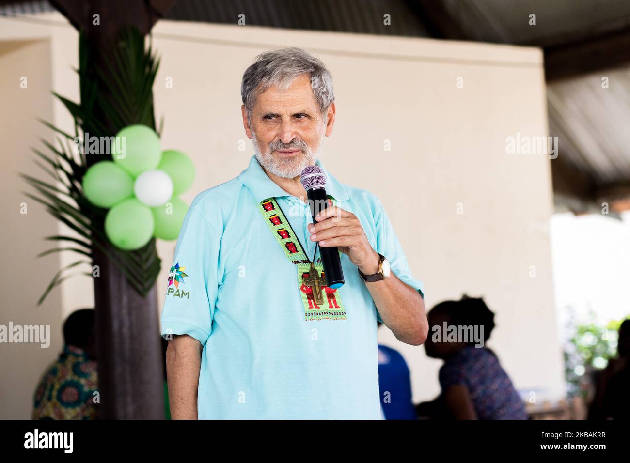 Awala-Yalimapo, France, 6 juillet 2019. Mgr Emmanuel Lafont, évêque de Cayenne, parle à la rencontre pré-synodale des peuples autochtones de Guyane française. L'objectif de cette assemblée est d'écouter les peuples autochtones et toutes les communautés vivant en Amazonie afin de connaître leurs défis, leurs espoirs et leurs propositions de vie. (Photo par Emeric Fohlen/NurPhoto) Banque D'Images