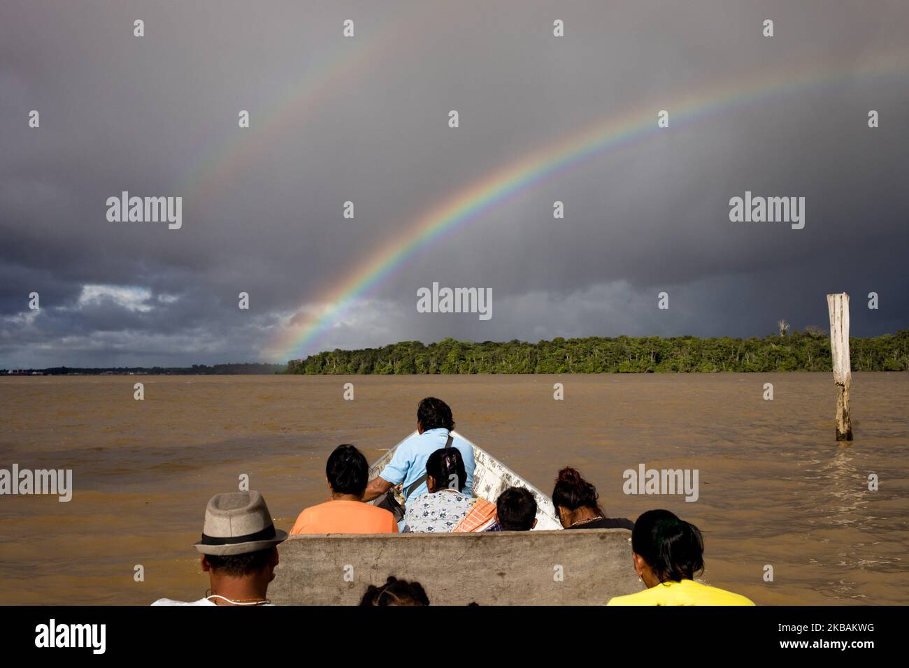 Saint-Laurent-du-Maroni, France, 4 juillet 2019. Le canot Wayana Ameridian descend la rivière Maroni. (Photo par Emeric Fohlen/NurPhoto) Banque D'Images
