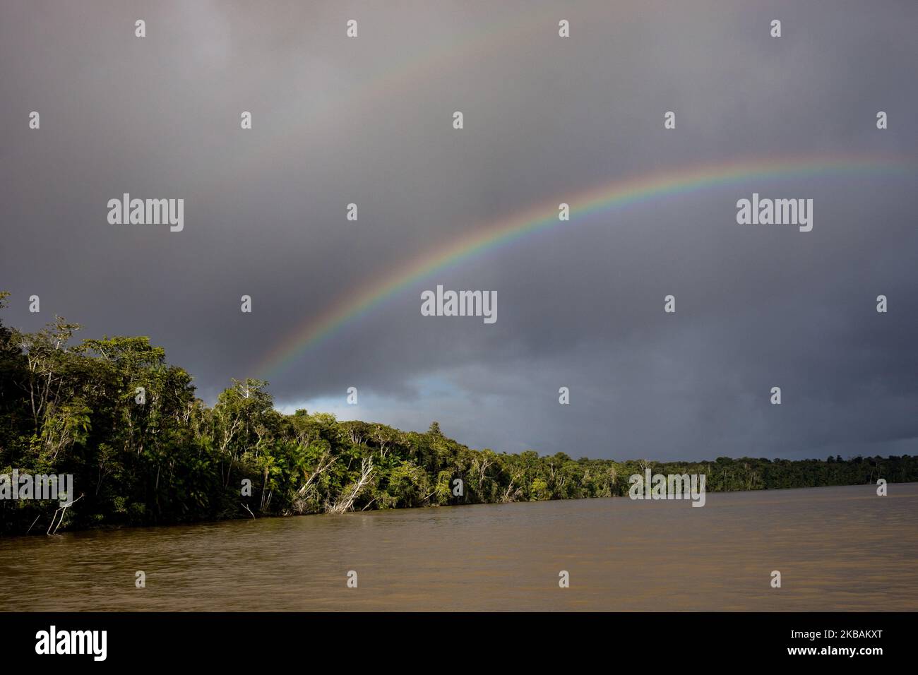 Saint-Laurent-du-Maroni, France, 4 juillet 2019. Un arc-en-ciel sur la rivière Maroni non loin de la ville de Saint-Laurent. (Photo par Emeric Fohlen/NurPhoto) Banque D'Images