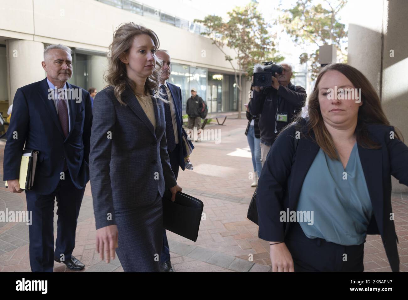 Elizabeth Holmes, fondatrice et ancienne PDG de Theranos, arrive lundi à l'audience de motion, à 4 novembre 2019, au tribunal de district des États-Unis, à l'intérieur de l'édifice fédéral Robert F. Peckham, à San José, en Californie. (Photo par Yichuan Cao/NurPhoto) Banque D'Images