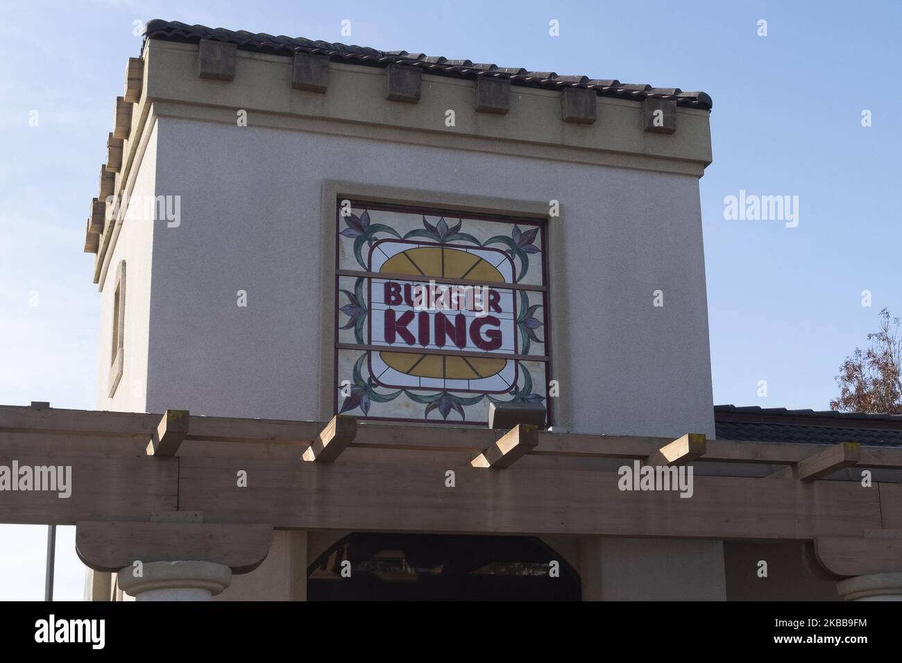 Le logo Burger King est visible dans un magasin à Sunnyvale, Californie, États-Unis, le mercredi, 20 novembre, 2019. Un homme végétalien a poursuivi Burger King, prétendant que les whoppers impossibles de Burger King sont contaminés par de la viande. Burger King a développé des hamburgers à base de plantes avec des aliments impossibles. (Photo par Yichuan Cao/NurPhoto) Banque D'Images