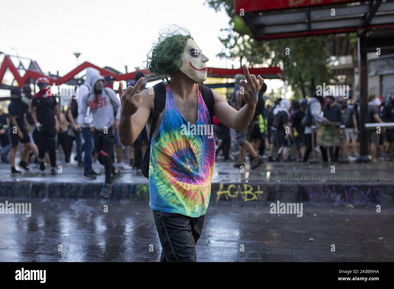 Des manifestants anti-gouvernementaux s'affrontent contre la police à Santiago, au Chili, au 31 octobre 2019. (Photo de Jerez Gonzalez/NurPhoto) Banque D'Images