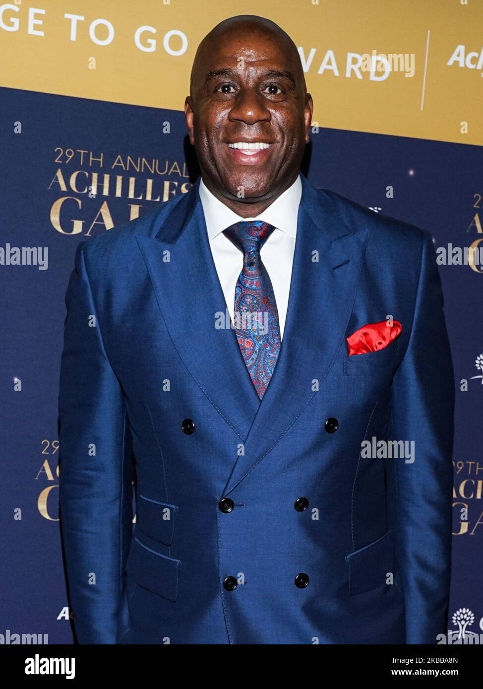 MANHATTAN, NEW YORK CITY, NEW YORK, Etats-Unis - NOVEMBRE 20 : le joueur américain de basket-ball Magic Johnson arrive au Gala annuel de l'Achille 29th qui s'est tenu à Cipriani South Street sur 20 novembre 2019 à Manhattan, New York, Etats-Unis. (Photo de William Perez/image Press Agency/NurPhoto) Banque D'Images