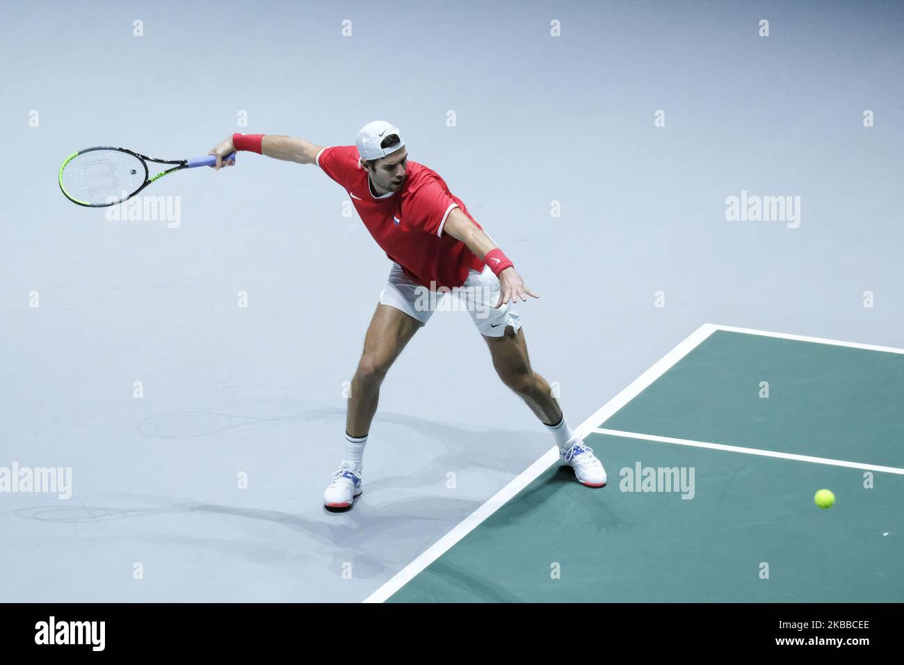 Karen Jachanov de Russie en action pendant le jour 5 de la coupe Davis 2019 à la Caja Magica sur 22 novembre 2019 à Madrid, Espagne (photo par Oscar Gonzalez/NurPhoto) Banque D'Images