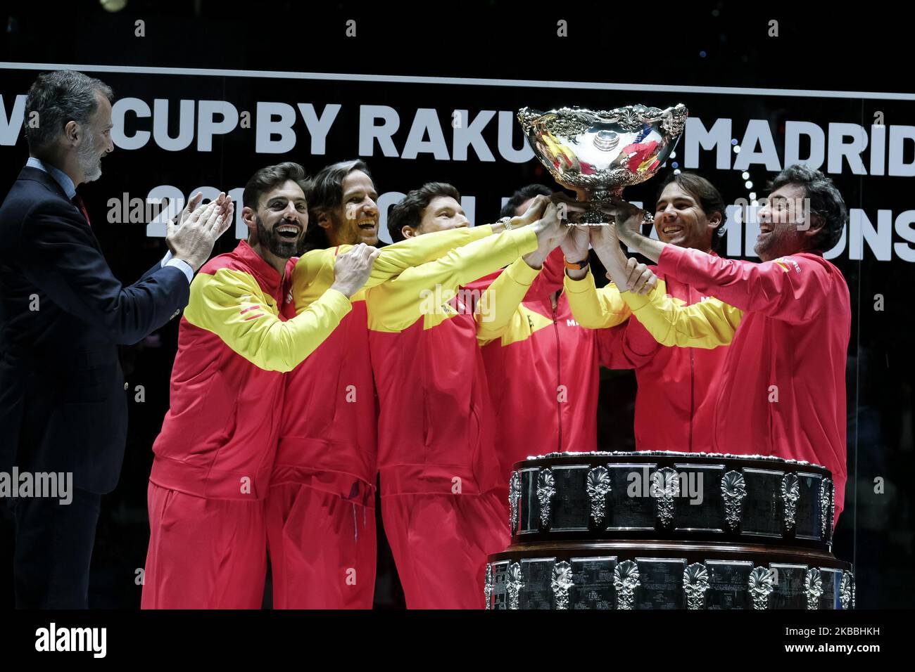 Marcel Granollers, Feliciano Lopez, Pablo Carreno Busta, Roberto Bautista Agut, Rafael Nadal après leur victoire sur le Canada lors du septième jour de la coupe Davis 2019 à la Caja Magica sur 24 novembre 2019 à Madrid, en Espagne. (Photo par Oscar Gonzalez/NurPhoto) Banque D'Images