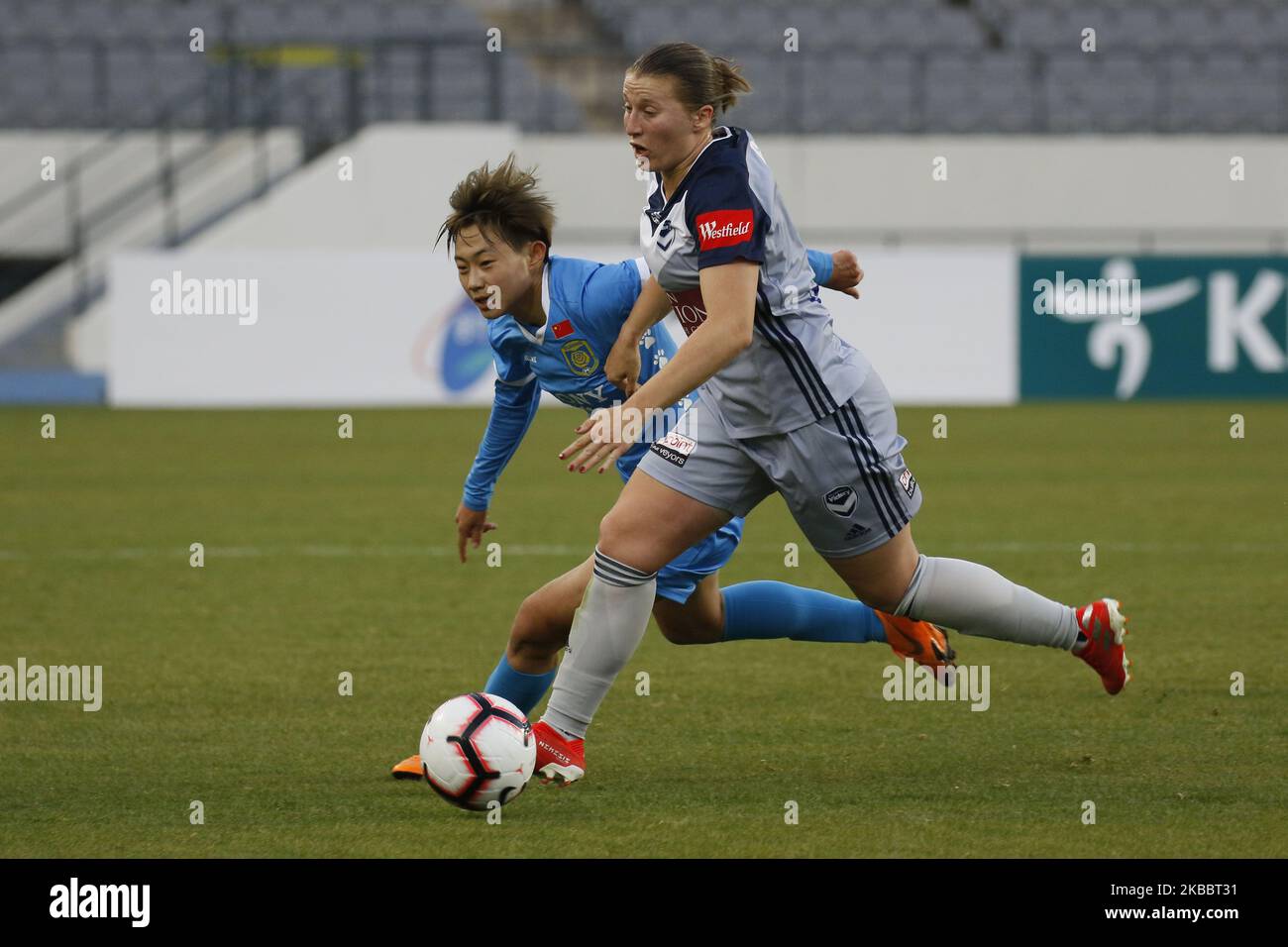 Les joueurs du Jiangsu Suning Ladies football Club of China et la victoire de Melbourne des joueurs australiens jouent lors d'un tournoi pilote FIFA/AFC de championnat de club féminin 2019 au parc des citoyens de Yongin à Yongin, Corée du Sud, sur 28 novembre 2019. Résultat de la comparaison par 1-1, identique. (Photo de Seung-il Ryu/NurPhoto) Banque D'Images