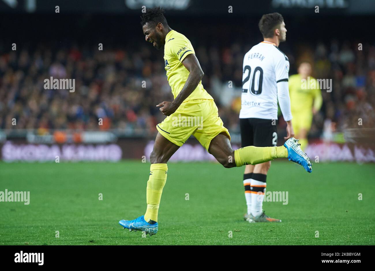 André Frank Zambo Anguissa de Villarreal célèbre un but lors du match de la Liga Santander entre Valence et Villarreal au stade Mestalla sur 30 novembre 2019 à Valence, Espagne (photo de Maria José Segovia/NurPhoto) Banque D'Images