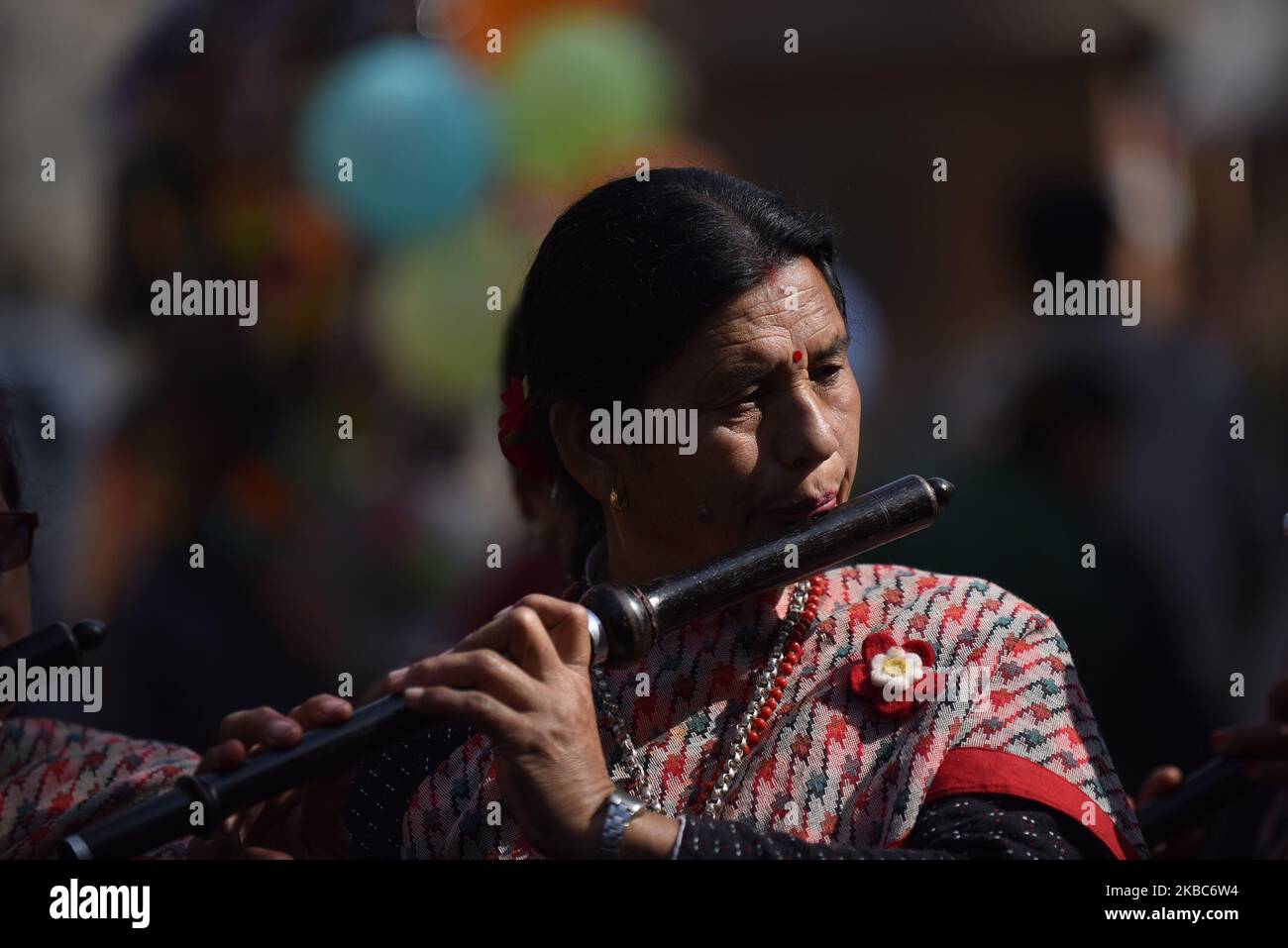 Les dévotés népalais jouant des instruments traditionnels lors du festival Bishnudevi Jatra célébré à Panga, Kirtipur, Katmandou, Népal jeudi, 05 décembre, 2019. C'est la partie de la célèbre “Saat Gaule Jatra” célébrée chaque année pour marquer l'arrivée de l'hiver. Jatras et les festivals font partie de la vie de la communauté de Newar. (Photo de Narayan Maharajan/NurPhoto) Banque D'Images