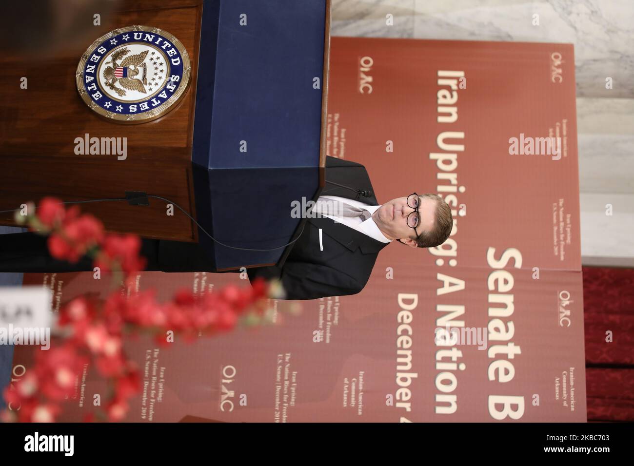 Amb. Lincoln Bloomfield Jr., ancien secrétaire d'État adjoint aux Affaires politiques et militaires, prenant la parole lors d'un événement dans la salle du Kennedy Caucus au Sénat américain, le 4 décembre 2019, intitulé Iran Uprising: The Nations Rises for Freedom. Amb. Bloomfield a déclaré qu'il est temps de regarder le passé et de se tenir avec les vrais nationalistes ces partisans du grand Dr. Mossadeq. La réunion a été organisée par l'Organisation des Communautés américaines iraniennes (OIAC). (Photo de Siavosh Hosseini/NurPhoto) Banque D'Images