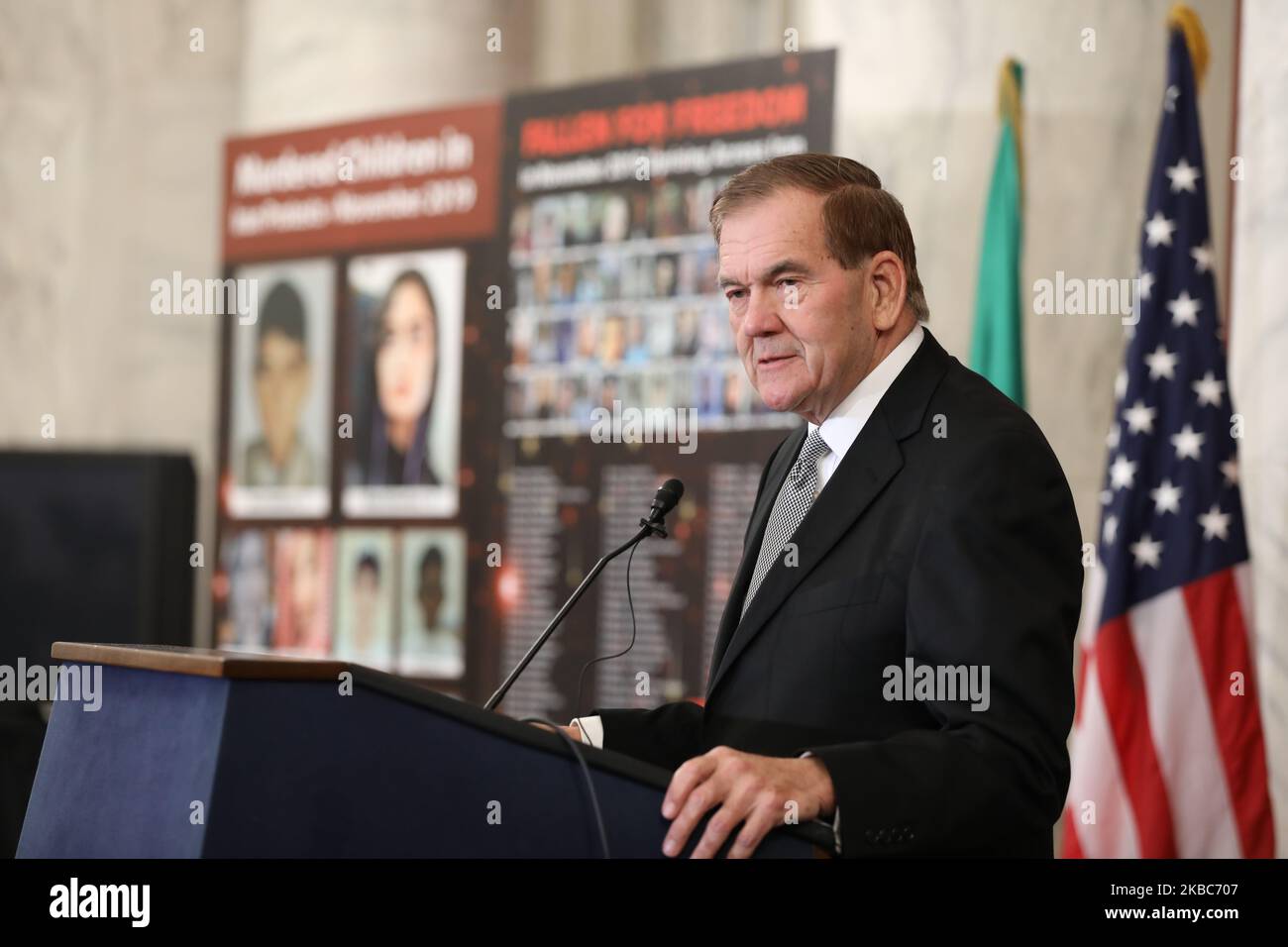 Gov. Tom Ridge, le premier secrétaire américain à la sécurité intérieure, s'exprimant lors d'un événement dans la salle du Kennedy Caucus au Sénat américain, le 4 décembre 2019, intitulé Iran Uprising: The Nations Rises for Freedom. Gov. Tom Ridge, depuis longtemps, il a été dit que Mujahedin-e Khalq n'a pas de soutien et est insignifiant. Les événements des deux dernières semaines ont montré qu'ils sont l'alternative au régime, qui va certainement tomber. La réunion a été organisée par l'Organisation des Communautés américaines iraniennes (OIAC). (Photo de Siavosh Hosseini/NurPhoto) Banque D'Images