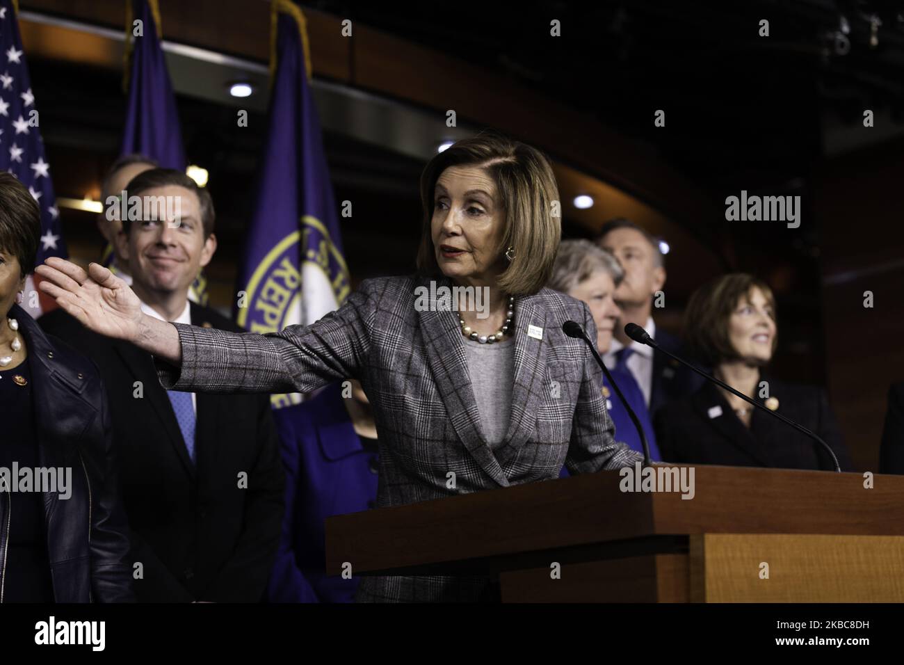 NANCY Pelosi, Présidente DES ÉTATS-UNIS, et la délégation bicamérale du Congrès qui se sont rendus à Madrid, en Espagne, en COP25, ont tenu une conférence de presse sur Capitol Hill, à Washington, D.C., vendredi, à 06 décembre 2019. (Photo par Aurora Samperio/NurPhoto) Banque D'Images