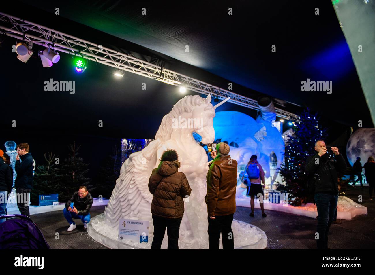 Vue sur une sculpture sur glace à Scheveningen, sur 7 décembre 2019. Le  thème de l'exposition de sculptures sur glace cette année est « magie gelée  ». Toutes les sculptures de glace