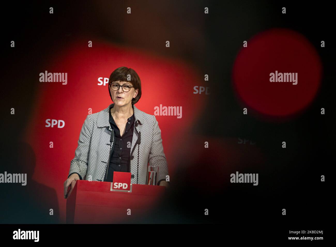 La Coprésidente du Parti social-démocrate allemand (SPD) Saskia Esken tient une conférence de presse à Willy-Brandt-Haus à Berlin, en Allemagne, le 16 décembre 2019. (Photo par Emmanuele Contini/NurPhoto) Banque D'Images