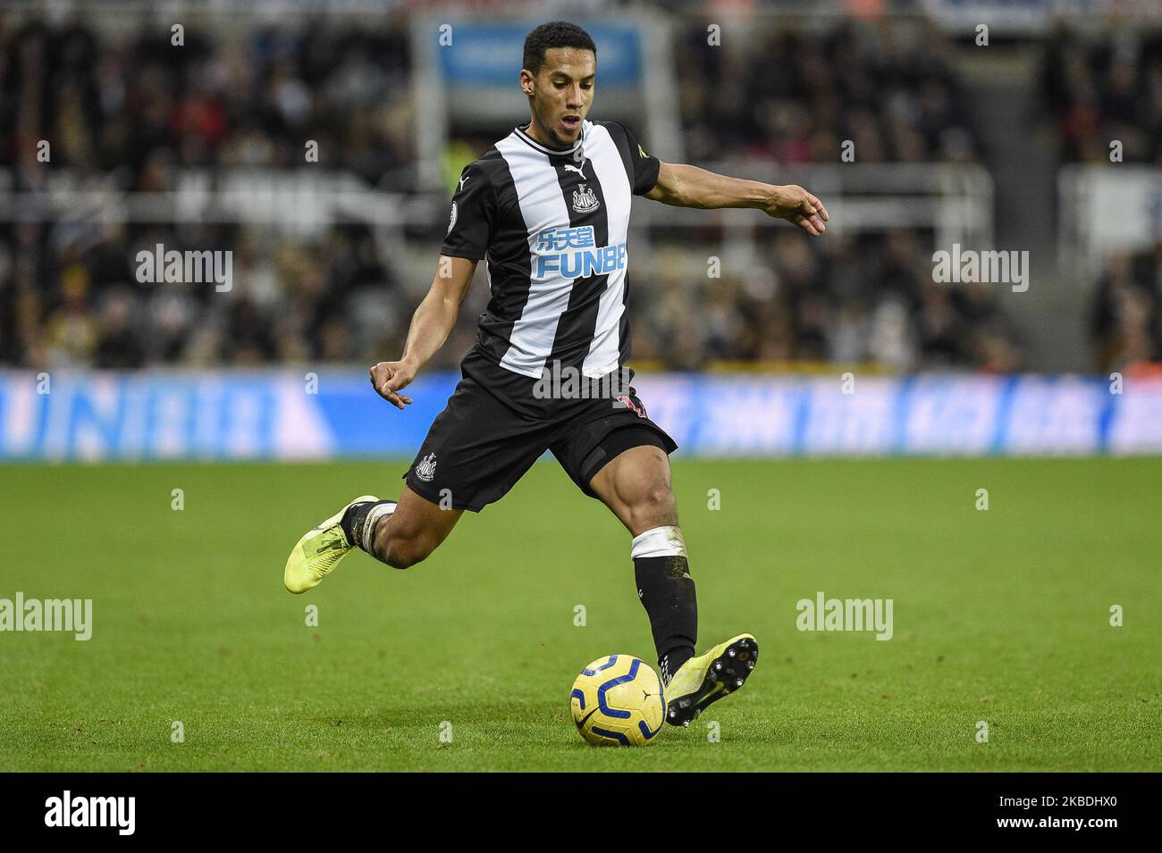 Isaac Hayden (14) de Newcastle United en action pendant le match de la Premier League entre Newcastle United et Everton au St. James's Park, Newcastle, le samedi 28th décembre 2019. (Photo par IAM Burn/MI News/NurPhoto) Banque D'Images Isaac Hayden (14) de Newcastle United en action pendant le match de la Premier League entre Newcastle United et Everton au St. James's Park, Newcastle, le samedi 28th décembre 2019. (Photo par IAM Burn/MI News/NurPhoto) Banque D'Images