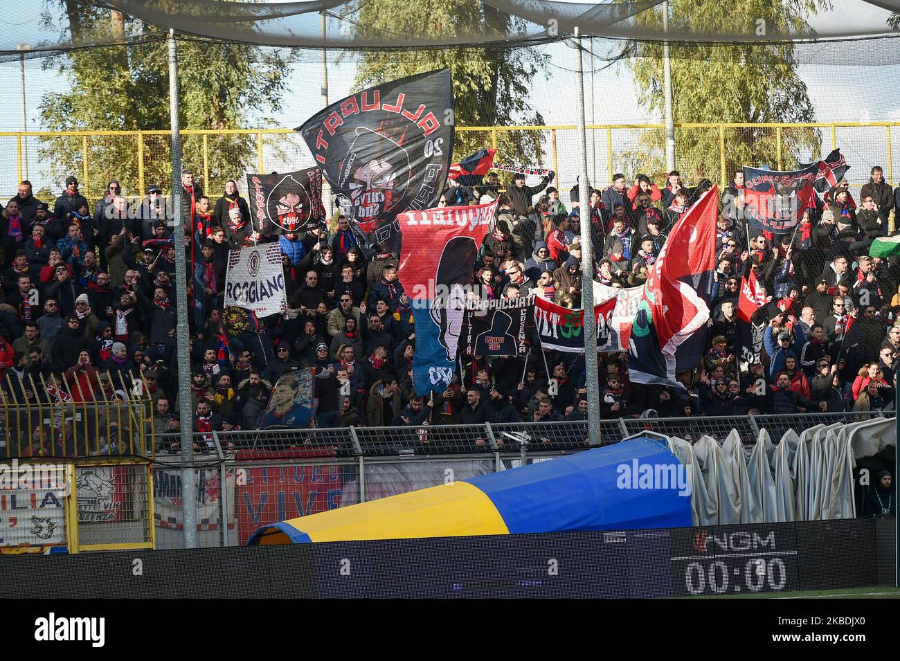 Les supporters de Cosenza lors du match de la série B entre Juve Stabia et Cosenza au Stadio Romeo Menti Castellammare di Stabia Italie le 29 décembre 2019. (Photo de Franco Romano/NurPhoto) Banque D'Images
