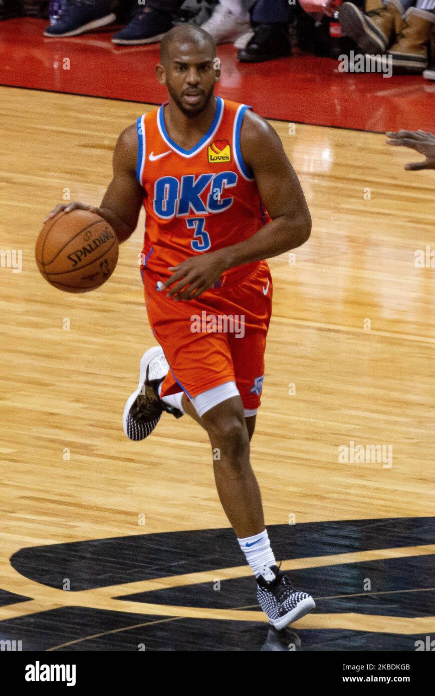 Chris Paul #3 de l'Oklahoma City Thunder court avec le ballon pendant le match régulier de la NBA Toronto Raptors vs Oklahoma City Thunder à l'aréna de la Banque Scotia sur 29 décembre 2019, à Toronto, Canada (Oklahoma City Thunder a gagné 98:97) (photo par Anatoliy Cherkasov/NurPhoto) Banque D'Images