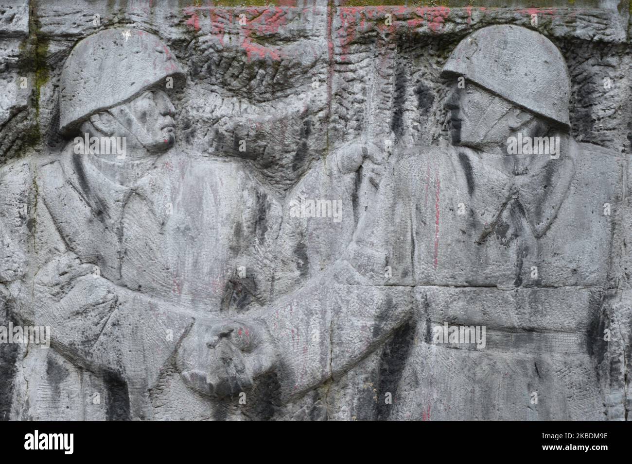 Détails d'un monument à l'Armée Rouge construit en 1950, à Rzeszow, Pologne, le 30 décembre 2019. Beaucoup de médias les plus importants dans le monde commentent aujourd'hui la réponse du Premier ministre polonais Mateusz Morawiecki aux récents commentaires du président russe Vladimir Poutine sur le rôle de la Pologne dans le déclenchement de la deuxième Guerre mondiale. (Photo par Artur Widak/NurPhoto) Banque D'Images