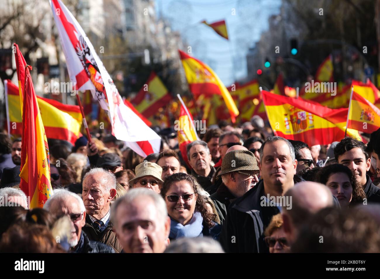 Plusieurs milliers de manifestants assistent à un rassemblement pour « l'avenir d'une espagne unie » dans le centre-ville de Madrid, Espagne, le 04 janvier 2020. Le jour de l'investiture de l'actuel président Pedro Sanchez a été convoqué par rss une manifestation de masse pour protester contre son accord avec ERC. (Photo par Antonio Navia/NurPhoto) Banque D'Images