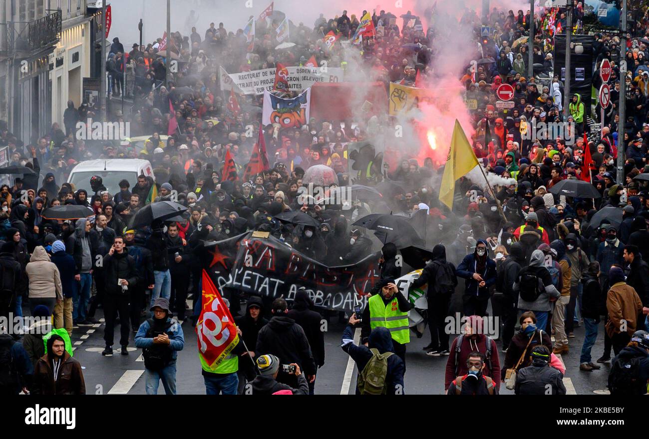 Des milliers de personnes ont manifesté à nouveau à Nantes, France contre le projet de réforme des retraites sur 9 janvier 2020 (photo d'Estelle Ruiz/NurPhoto) Banque D'Images