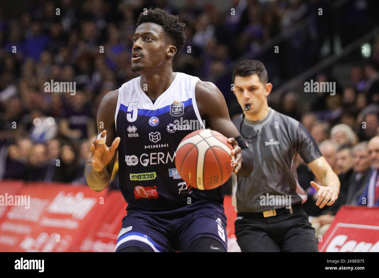 Abass Awudu Abass pendant l'Italie Lega Panier de Serie Un match entre Grissin bon Reggio Emilia et Germani Panier Brescia à PalaBigi sur 11 janvier 2020 à Reggio Emilia, Italie. (Photo par Emmanuele Ciancaglini/NurPhoto) Banque D'Images