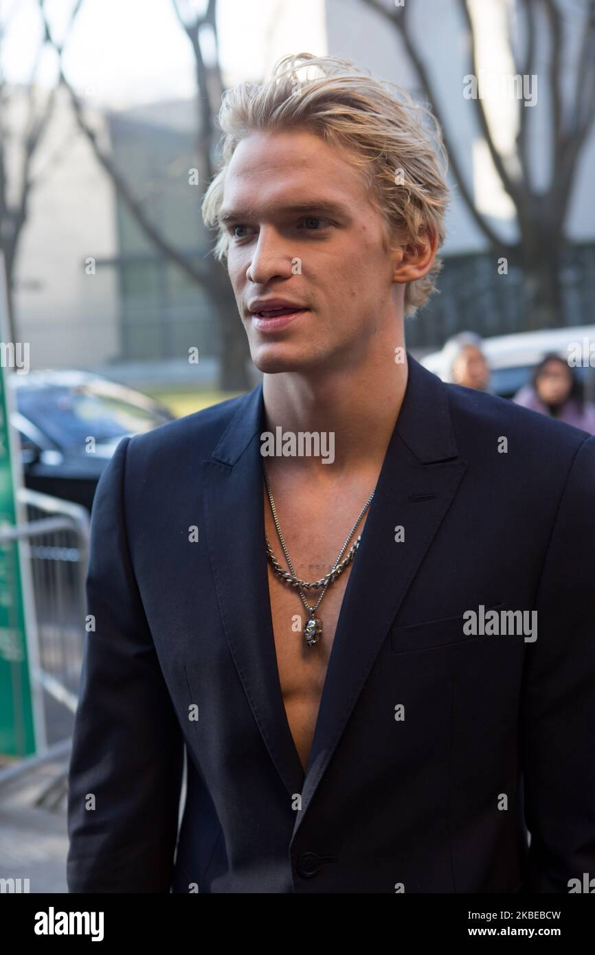 Cody Simpson arrive au défilé de mode Emporio Armani pendant la semaine de la mode de Milan 2020 à Milan, Italie, sur 11 janvier 2020 (photo de Mairo Cinquetti/NurPhoto) Banque D'Images