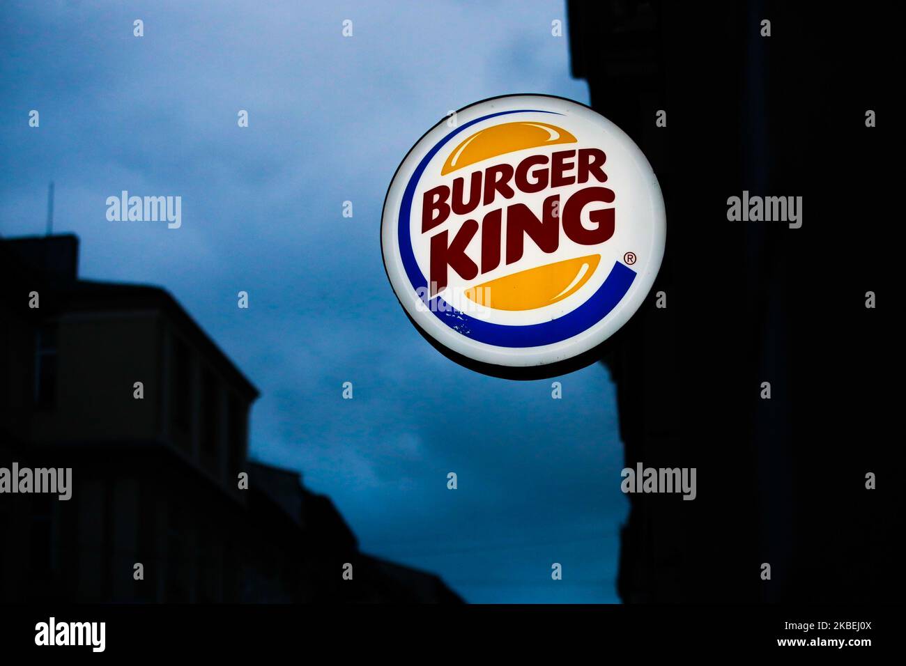 Sur cette photo, le logo Burger King est visible près du restaurant de  Cracovie, en Pologne, sur 29 décembre 2019. (Photo d'illustration par Jakub  Porzycki/NurPhoto Photo Stock - Alamy