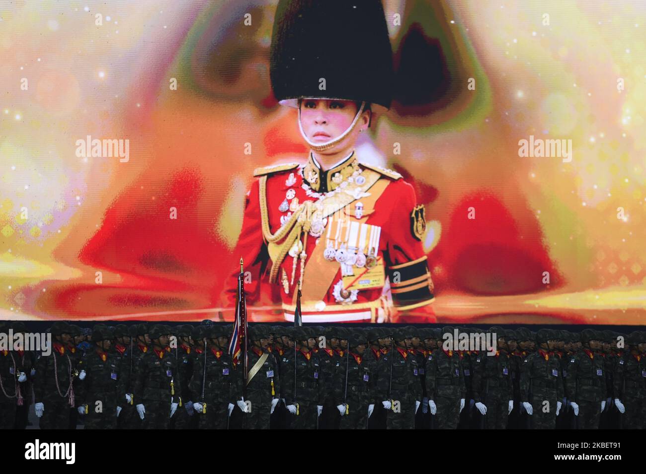 Les officiers militaires thaïlandais participent à une parade d'officiers militaires et de police à l'occasion du couronnement royal au Centre royal de cavalerie de l'armée thaïlandaise au camp militaire d'Adisorn dans la province de Saraburi, en Thaïlande, le 18 janvier 2020, qui marque la Journée royale des forces armées thaïlandaises. (Photo par Anusak Laowilas/NurPhoto) Banque D'Images