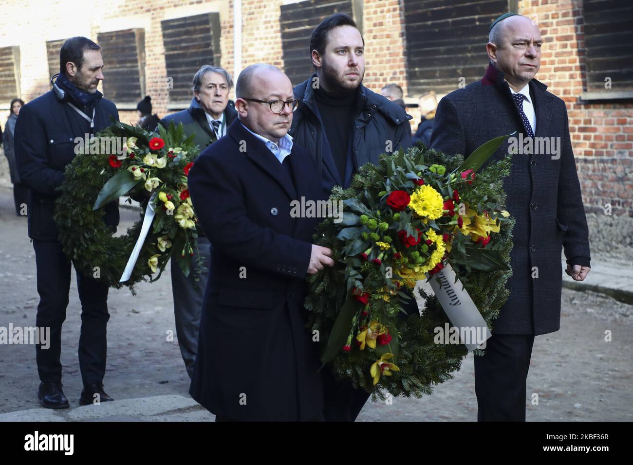 Frank Muller-Rosentritt et des représentants de l'allemagne assistent à la visite de la délégation de l'Association juive européenne (EJA) au camp de concentration d'Auschwitz sur 21 janvier 2020 à Oswiecim, en Pologne. Des parlementaires et des ministres de l'éducation de toute l'Europe se sont réunis lors de l'événement "délégation de l'EJA à Auschwitz 2020" pour marquer le prochain anniversaire de la libération de l'ancien camp de concentration allemand nazi en 75th. (Photo de Beata Zawrzel/NurPhoto) Banque D'Images
