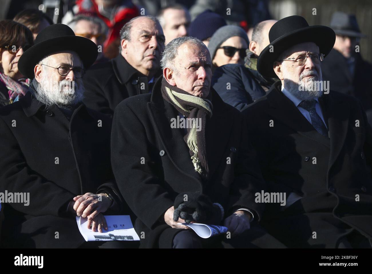 Le chef Rabbin Binyomin Jacobs (L) et le chef Rabbin Israel Meir Lau (R) participent à la visite de la délégation de l'Association juive européenne (EJA) au camp de concentration d'Auschwitz-Birkenau II sur 21 janvier 2020 à Oswiecim, en Pologne. Des parlementaires et des ministres de l'éducation de toute l'Europe se sont réunis lors de l'événement "délégation de l'EJA à Auschwitz 2020" pour marquer le prochain anniversaire de la libération de l'ancien camp de concentration allemand nazi en 75th. (Photo de Beata Zawrzel/NurPhoto) Banque D'Images