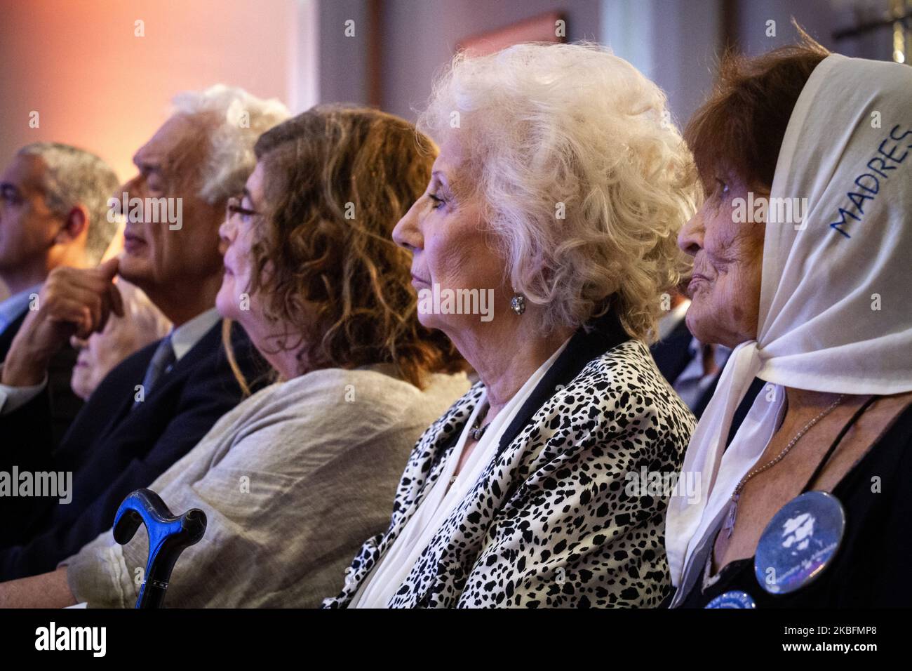 Estela de Carlotto et Taty Almeida Mothers of Plaza de Mayo, ligne fondatrice lors de la commémoration de la Journée internationale de commémoration des victimes de l'Holocauste, Coïncidant avec le 75th anniversaire de la libération du camp de la mort nazi Auschwitz - Birkenau par l'Armée rouge en 1945 le 27 janvier 2020 à Buenos Aires, Argentine. (Photo par Federico Rotter/NurPhoto) Banque D'Images