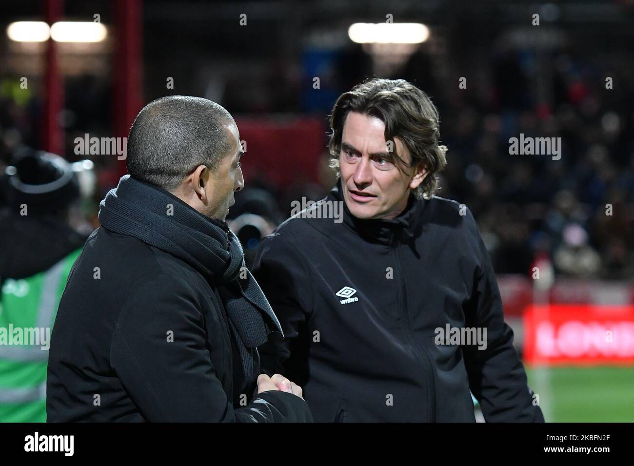 Thomas Frank (R), entraîneur en chef de Brentford et Sabri Lamouchi, directeur de la forêt de Nottingham, regarde avant le match du championnat de pari du ciel entre Brentford et la forêt de Nottingham au parc Griffin sur 28 janvier 2020 à Brentford, en Angleterre. (Photo par MI News/NurPhoto) Banque D'Images