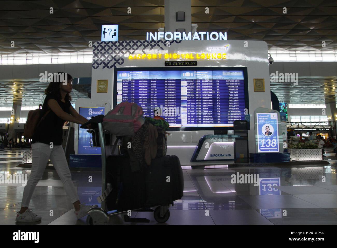 Activités pour les passagers à l'aéroport international Soekarno-Hatta, dans la ville de Tangerang, province de Banten, mercredi, à 29 janvier 2020. L'Indonésie a officiellement émis un avertissement à l'attention des voyageurs en Chine, en particulier Wuhan, Hubei, alors que le nombre de décès dus au virus Corona augmente. (Photo par Aditya Irawan/NurPhoto) Banque D'Images
