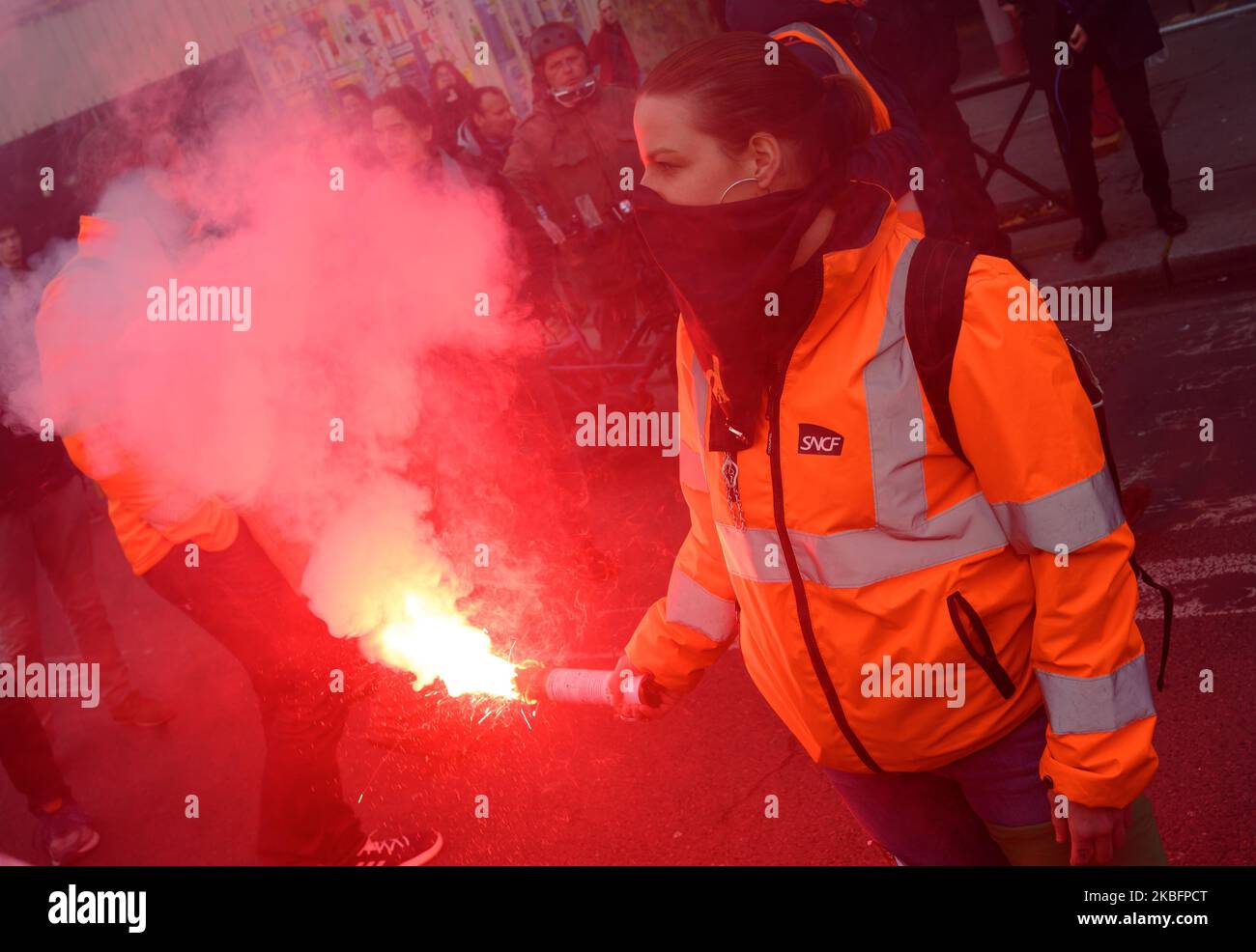 Les cheminots SNCF ont participé à la manifestation contre la réforme des retraites à Paris (France) sur 29 janvier 2020. (Photo par Estelle Ruiz/NurPhoto) Banque D'Images