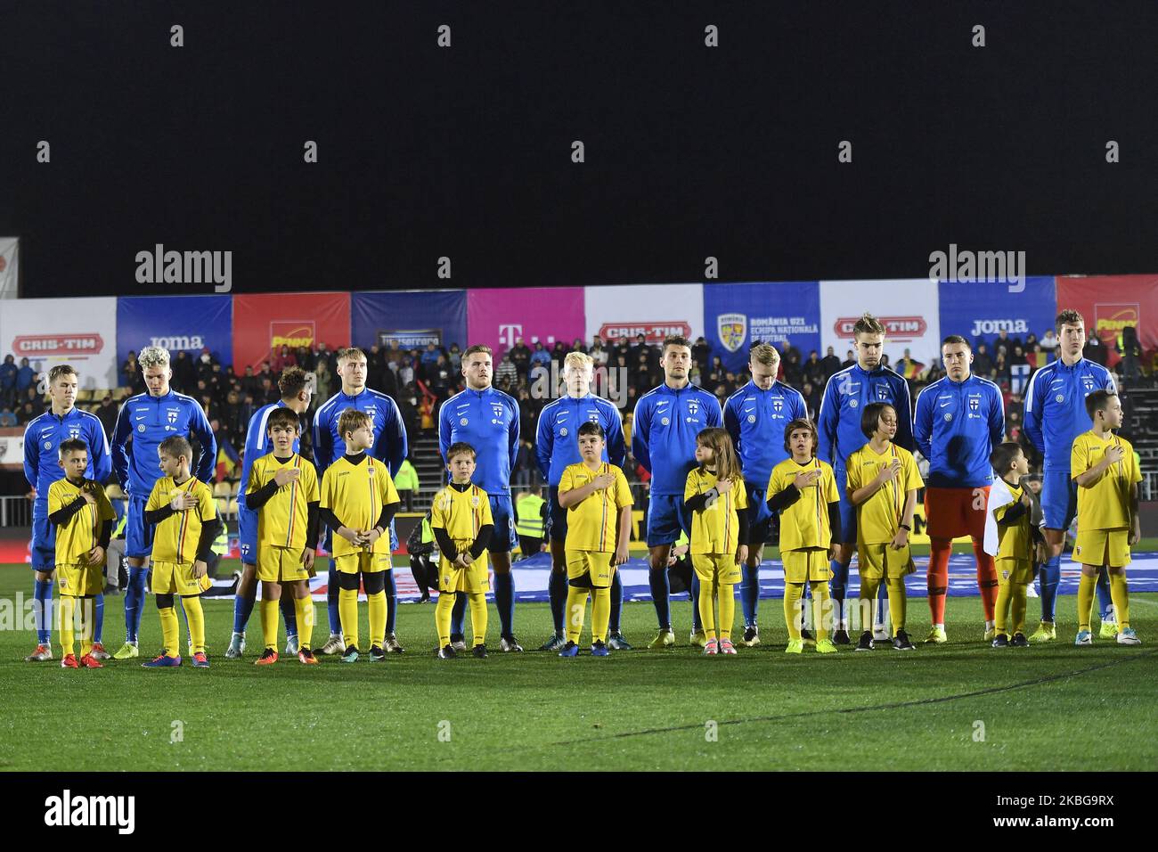 Les onze premiers de la Finlande se sont produits lors de l'hymne du championnat UEFA U21 entre la Roumanie U21 et la Finlande U21, à Voluntari, Roumanie, sur 14 novembre 2019. (Photo par Alex Nicodim/NurPhoto) Banque D'Images