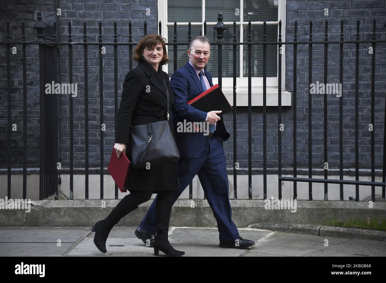 Le secrétaire britannique à la Culture, Nicky Morgan (L), et le secrétaire du pays de Galles, Simon Hart, partent après avoir assisté à la réunion hebdomadaire du Cabinet au 10 Downing Street, Londres, on 6 février 2019. (Photo par Alberto Pezzali/NurPhoto) Banque D'Images