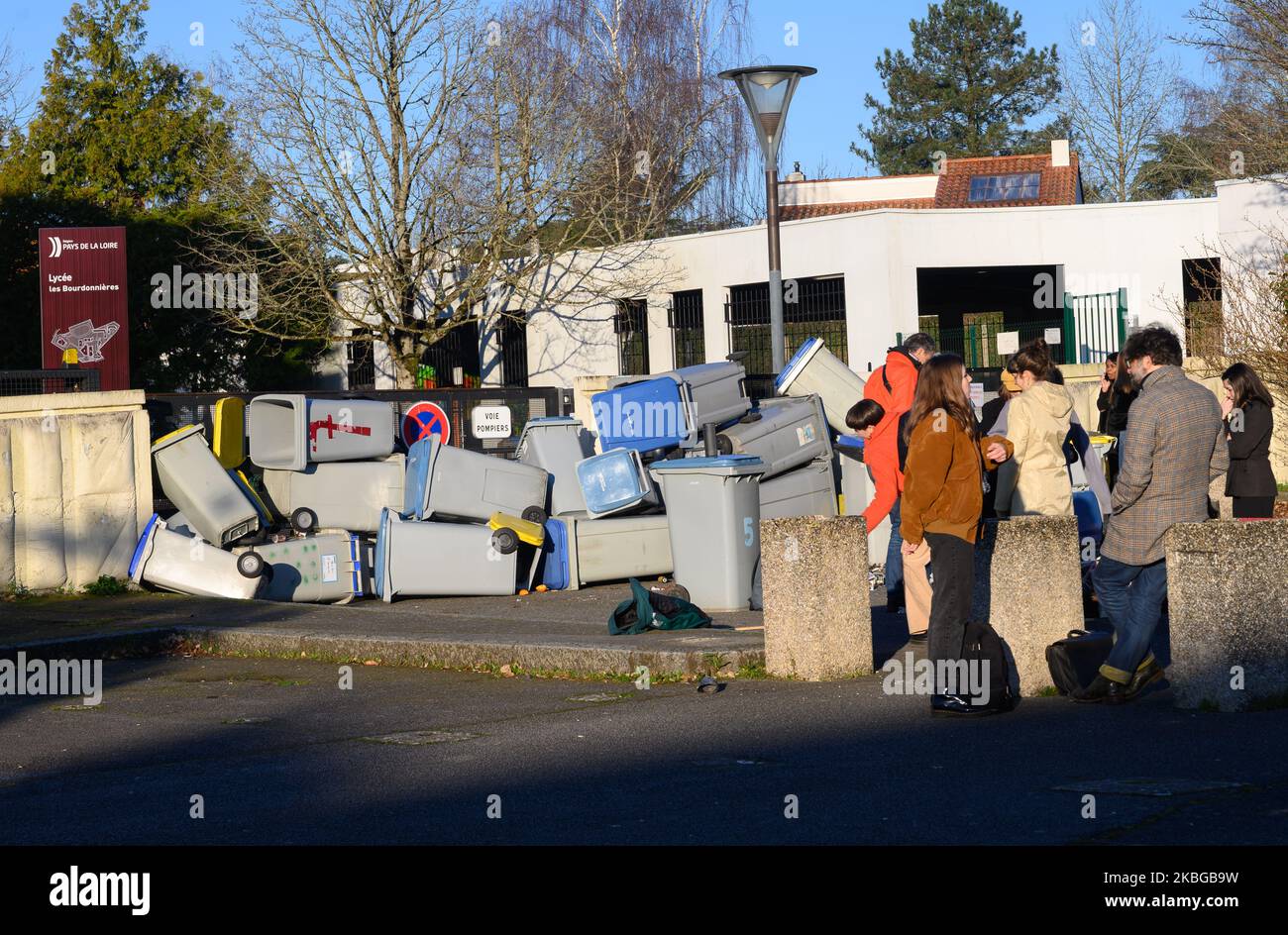 Des élèves et des enseignants du secondaire ont bloqué le Lycée des Bourdonniès¨à Nantes (France) sur 6 février 2020 pour protester contre la mise en œuvre de la réforme du baccalauréat (E3C). (Photo par Estelle Ruiz/NurPhoto) Banque D'Images