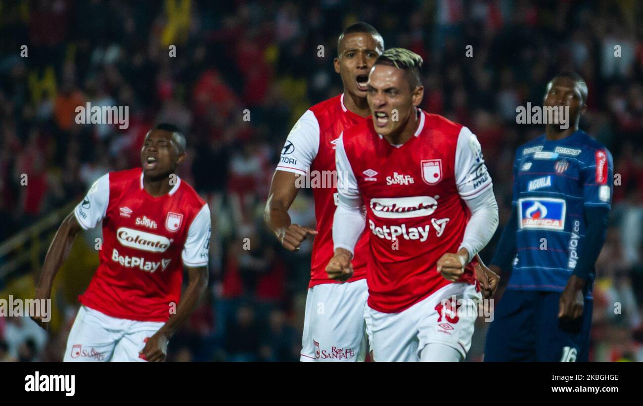 Daniel Giraldo de Santa Fe célèbre après avoir marqué un but pendant le match de la Ligue BetPlay entre Independiente Santa Fe et Junior sur 8 février 2020 à l'Estadio Nemesio Camacho à Bogota, Colombie. (Photo de Juan Carlos Torres/NurPhoto) Banque D'Images