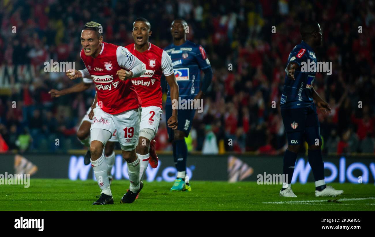 Daniel Giraldo de Santa Fe célèbre après avoir marqué un but pendant le match de la Ligue BetPlay entre Independiente Santa Fe et Junior sur 8 février 2020 à l'Estadio Nemesio Camacho à Bogota, Colombie. (Photo de Juan Carlos Torres/NurPhoto) Banque D'Images