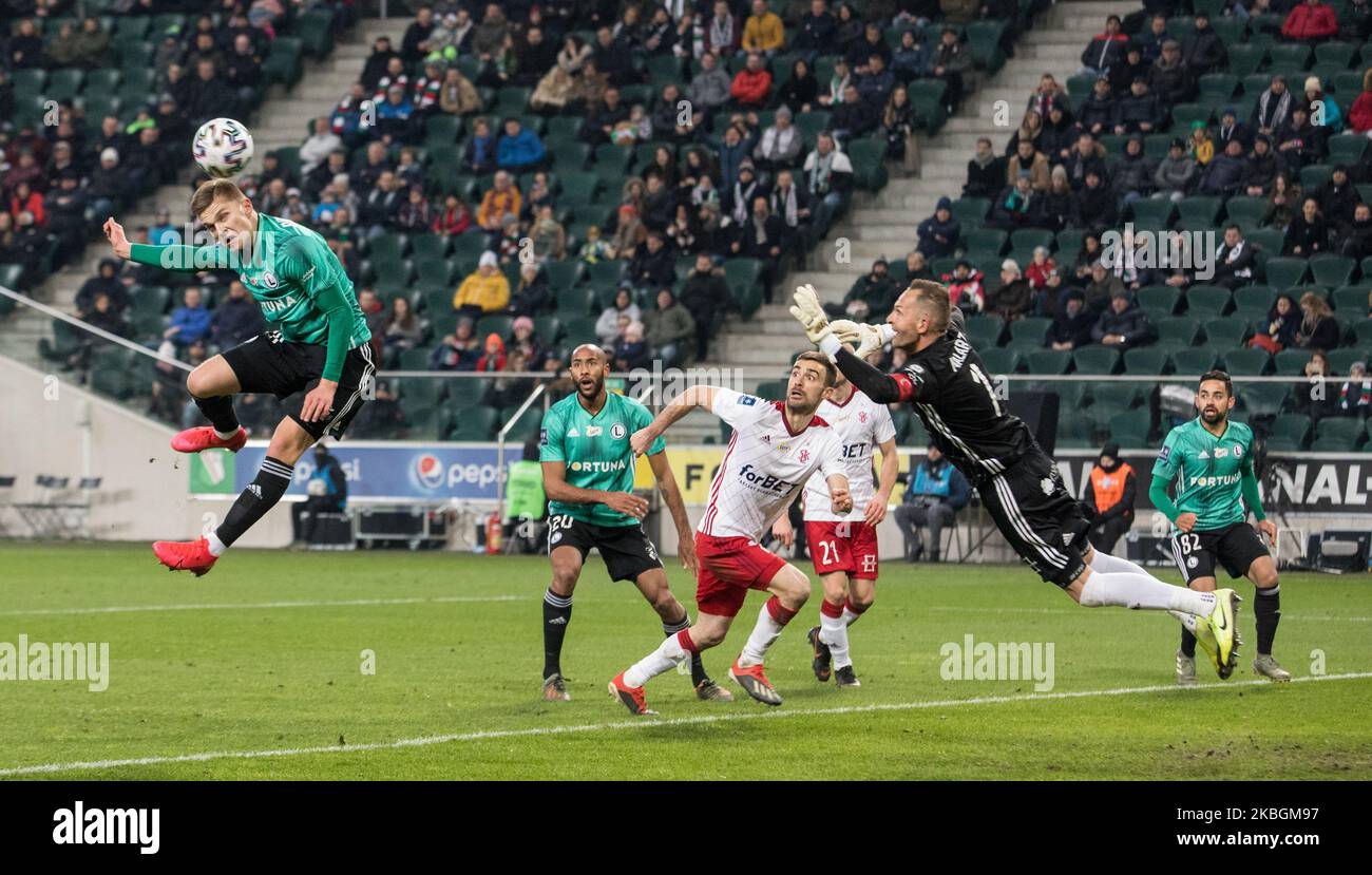 Maciej Rosolek (Legia),Arkadiusz Malarz (LKS) pendant le match de football PKO BP Ekstraklasa entre Legia Varsovie et LKS Lodz au stade de l'armée polonaise à Varsovie, en Pologne, sur 9 février 2020. (Photo par Foto Olimpik/NurPhoto) Banque D'Images