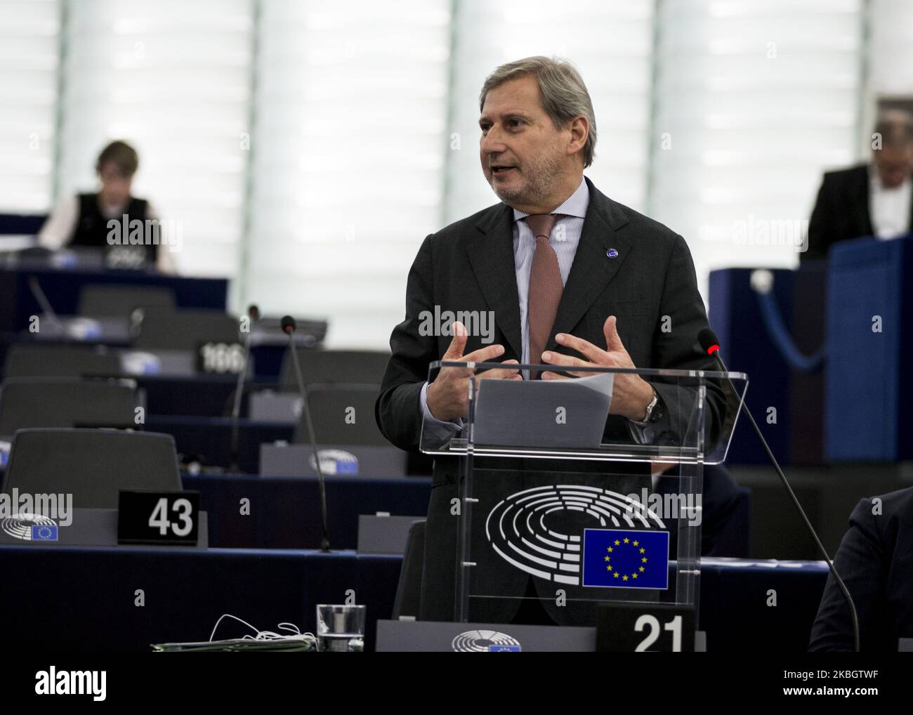 Commissaire Johannes Hahn lors d'un débat sur la préparation de la réunion extraordinaire du Conseil européen du 20 février 2020 sur le cadre financier pluriannuel au Parlement européen sur l'12 février 2020 à Strasbourg, dans l'est de la France. (Photo par Elyxandro Cegarra/NurPhoto) Banque D'Images