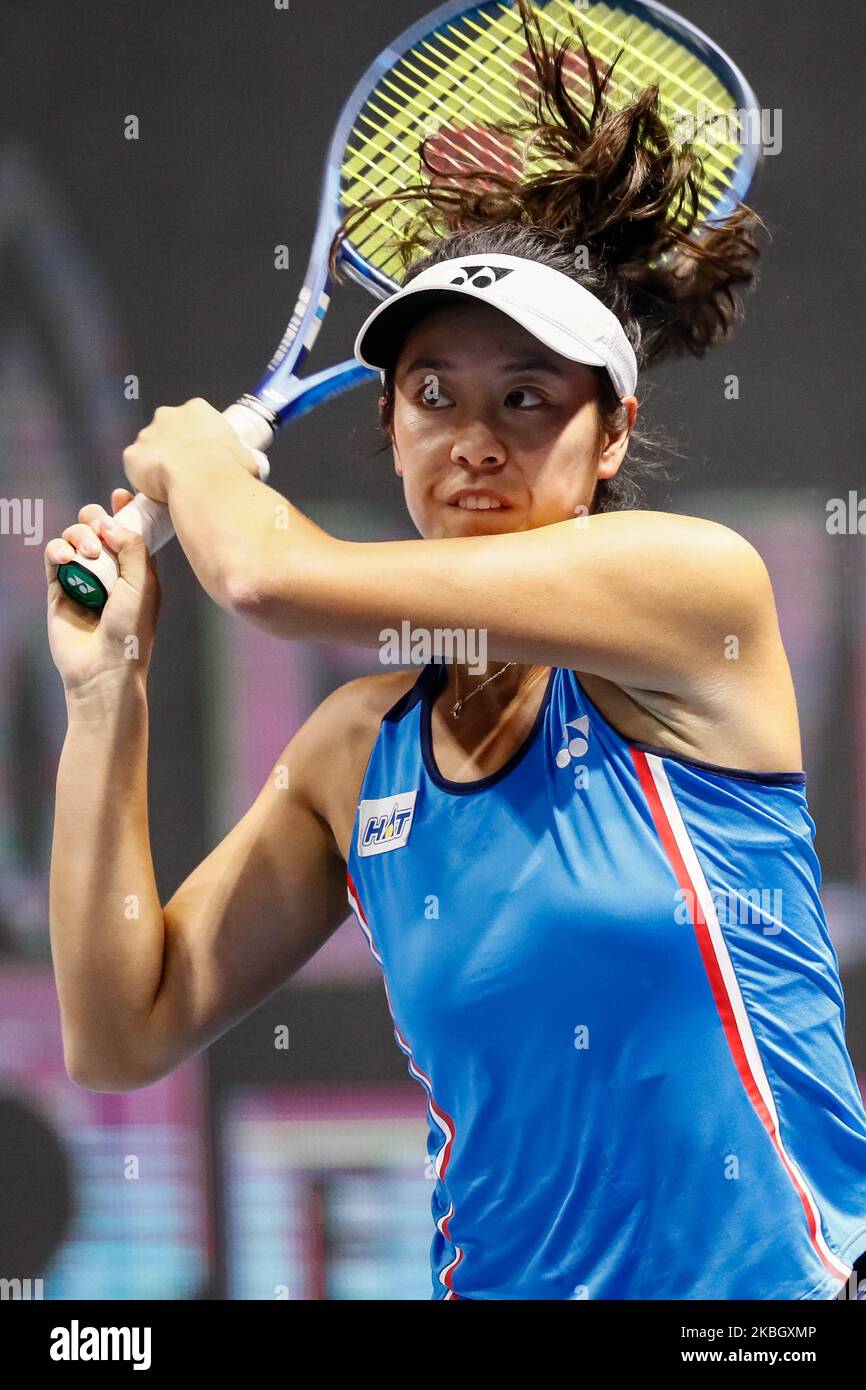 ENA Shibahara du Japon retourne le ballon lors de son double quart de finale de match avec la partenaire Shuko Ayoama (non vu) contre Anastasia Potapova de Russie et Yulia Putintseva du Kazakhstan à 2020 WTA St Petersburg Ladies Trophy Tournoi de tennis sur 13 février 2020 à Saint Petersbourg, Russie. (Photo de Mike Kireev/NurPhoto) Banque D'Images