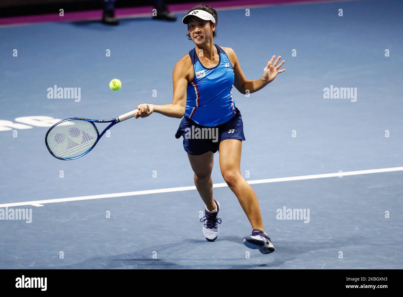 ENA Shibahara du Japon retourne le ballon lors de son double quart de finale de match avec la partenaire Shuko Ayoama (non vu) contre Anastasia Potapova de Russie et Yulia Putintseva du Kazakhstan à 2020 WTA St Petersburg Ladies Trophy Tournoi de tennis sur 13 février 2020 à Saint Petersbourg, Russie. (Photo de Mike Kireev/NurPhoto) Banque D'Images